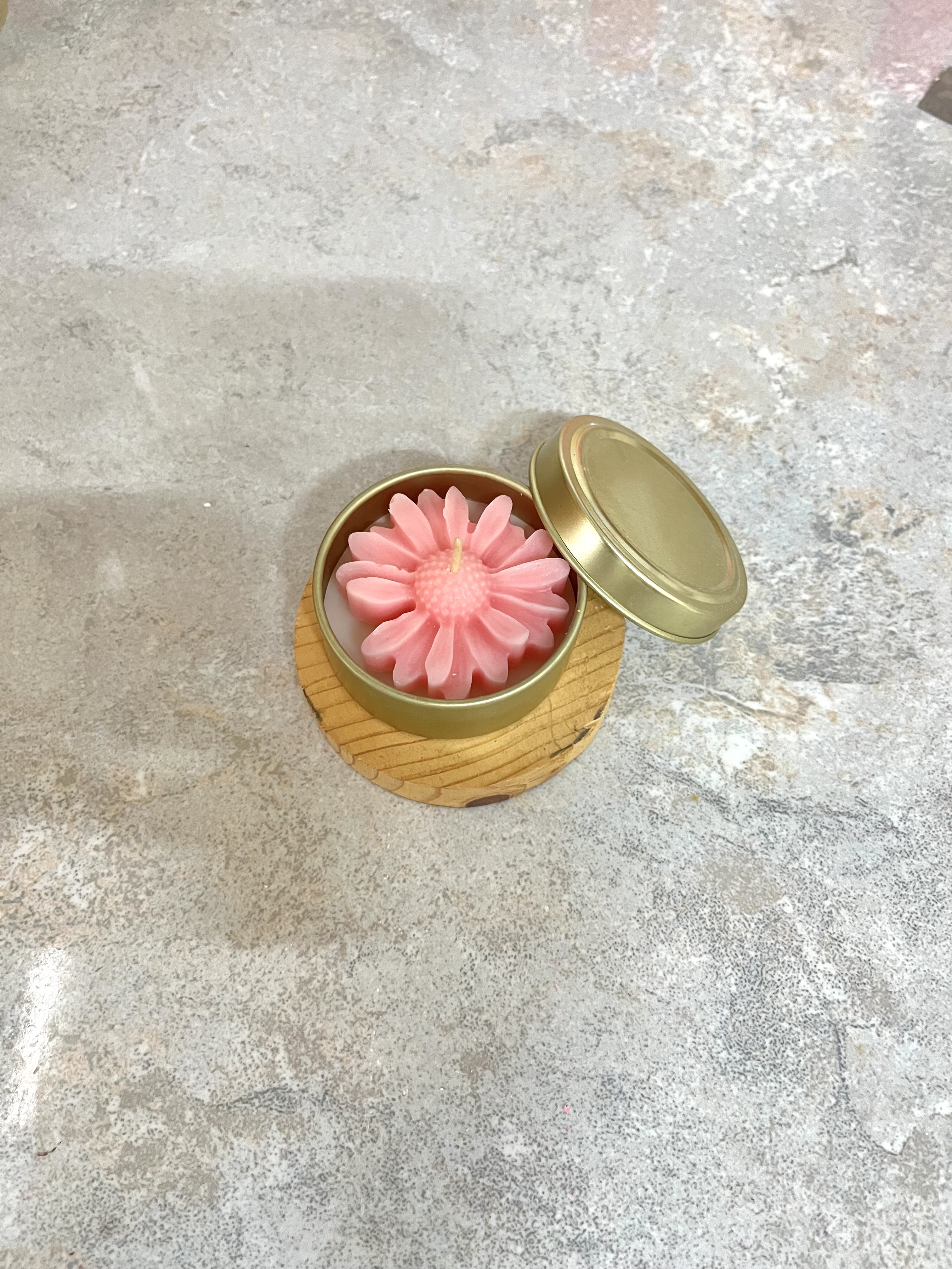 شمع قوطی گل بابونه